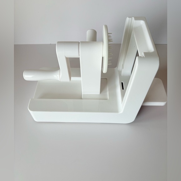 OXO Good Grips Tabletop Spiralizer with 3 Interchangeable Stainless Steel Blades - Picture 5 of 9